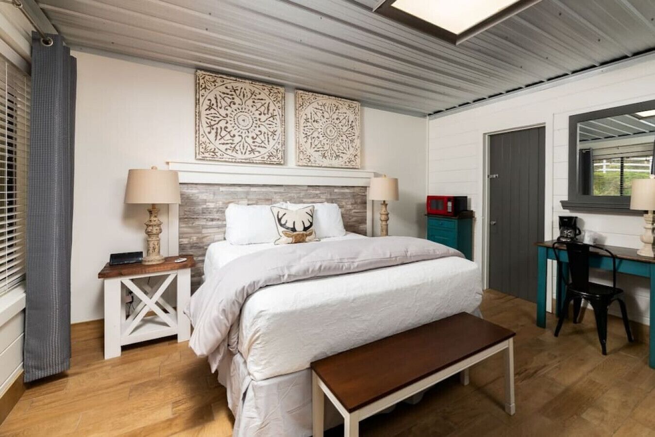 Farmhouse Cottage 6 - Close to Downtown!