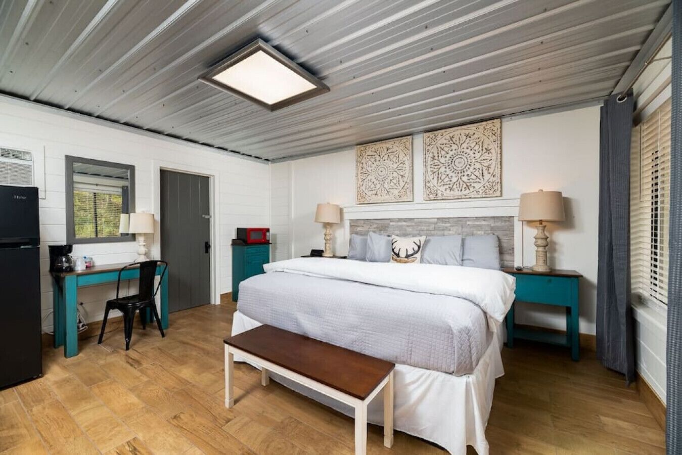 Farmhouse Cottage 7 - Close to Downtown!