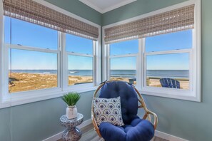 Interior - NEW: Oceanfront Luxury Home l Beachfront Deck, Patio l Hot/Cold Outdoor Shower (Fernandina Beach)