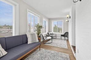 Smart TV - Beautifully Refreshed Home Close to Downtown FW! (Fort Wayne)