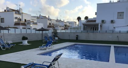 Villa Toutes Commodités a Torrevieja Avec Piscine et Proche de la mer