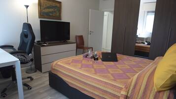 2 chambres, fer et planche Ă repasser, Wi-Fi, draps fournis