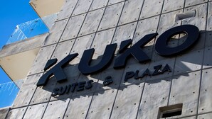 A building facade with the sign "KUKO QUITES & PLAZA". - KUKO SUITES (Chilpancingo de los Bravo)