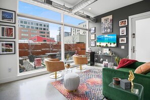 Interior - Mile-High Modern Retreat: Your Denver Getaway (Denver)