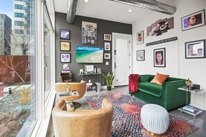 Lobby - Mile-High Modern Retreat: Your Denver Getaway (Denver)