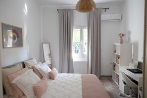 1 habitación, escritorio, tabla de planchar con plancha y wifi 