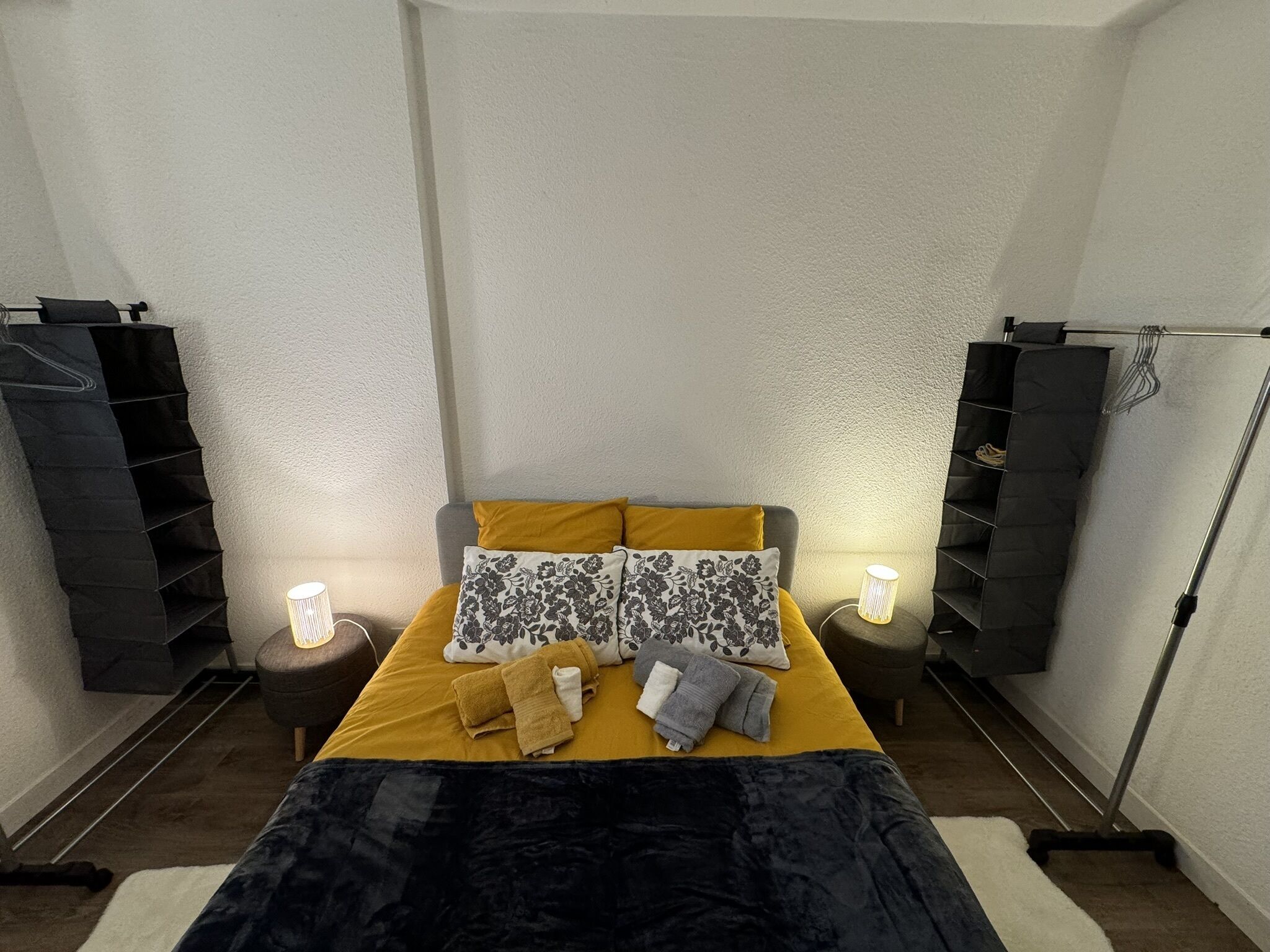 1 chambre, fer et planche à repasser, Wi-Fi gratuit, draps fournis