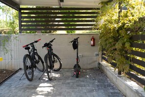 Property grounds - Holiday apartment with pool just 100m from the beach (Funtana)