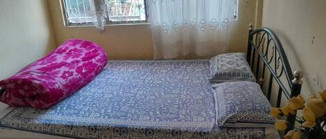 11 bedrooms, desk, free WiFi, bed sheets