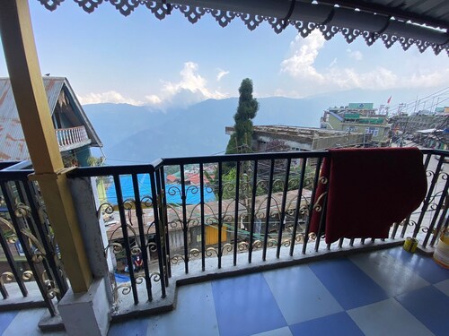 Benus Darjeeling Home A Backpackers Hub 