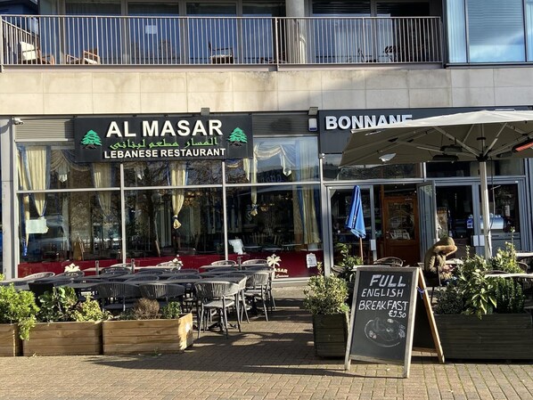 Apartment, 1 Queen Bed with Sofa bed | Dining - Spacious Luxury 1-bed Apartment in London Excel (London)