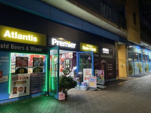 Exterior - Spacious Luxury 1-bed Apartment in London Excel (London)