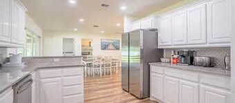 Luxurious, fishing, riding boat and fun at Richland Chambers at Lake front home