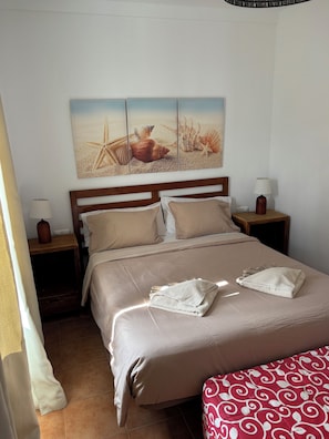 3 makuuhuonetta, silitysrauta/-lauta, vauvan matkasänky, ilmainen Wi-Fi