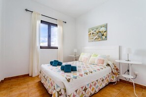 3 bedrooms, iron/ironing board, travel cot, free WiFi