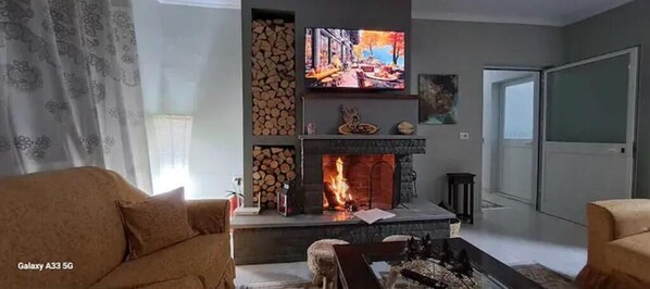 Living area - Tirana country apartment (Mullet)