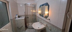 Hårtørrer, håndklæder, Sæbe, Shampoo