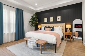 4 chambres, bureau, fer et planche à repasser, accès au Wi-Fi (inclus)