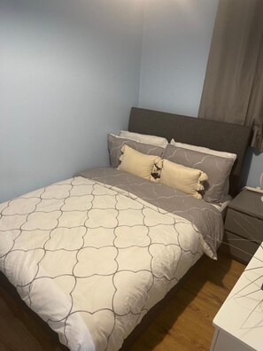 Apartment, 2 Queen Beds - Charming 2-bed Apartment in London (London)