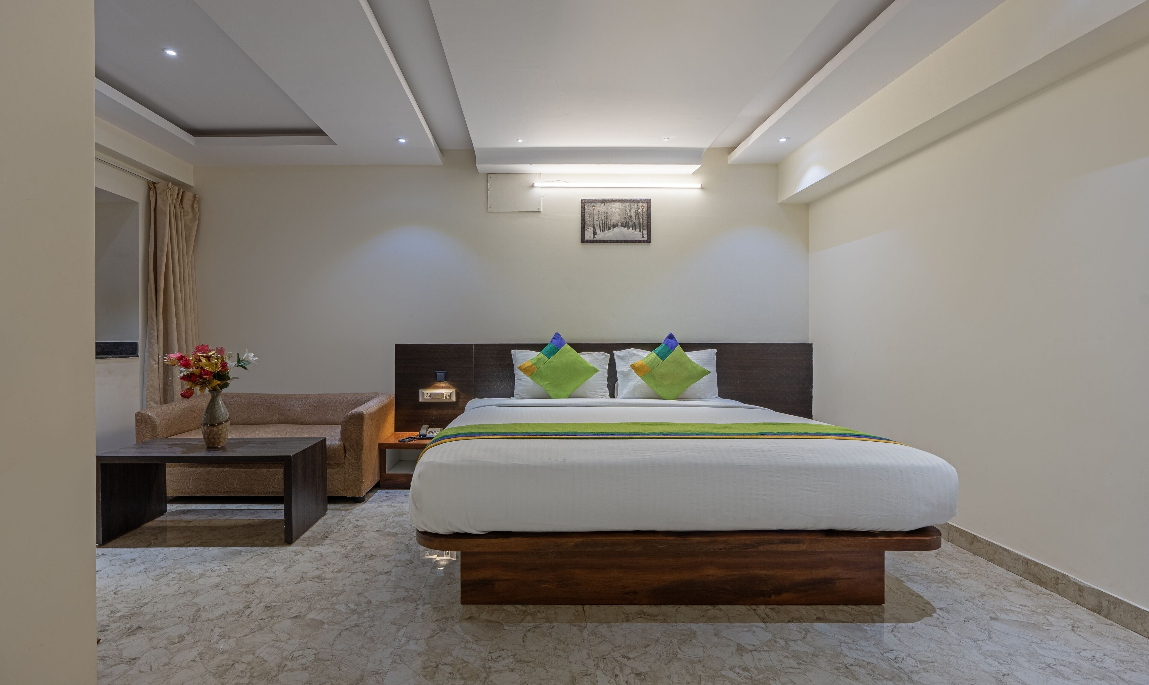 Deluxe Double Room, Non Smoking | In-room safe, desk, iron/ironing board, bed sheets