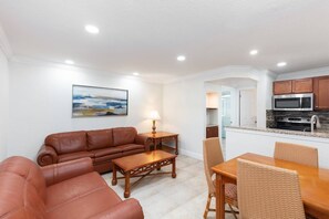 TV, DVD player - Cozy One Bedroom Resort Condo Very close to DISNEY (Orlando)