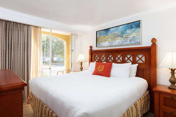 1 bedroom, iron/ironing board, WiFi, bed sheets - Cozy One Bedroom Resort Condo Very close to DISNEY (Orlando)