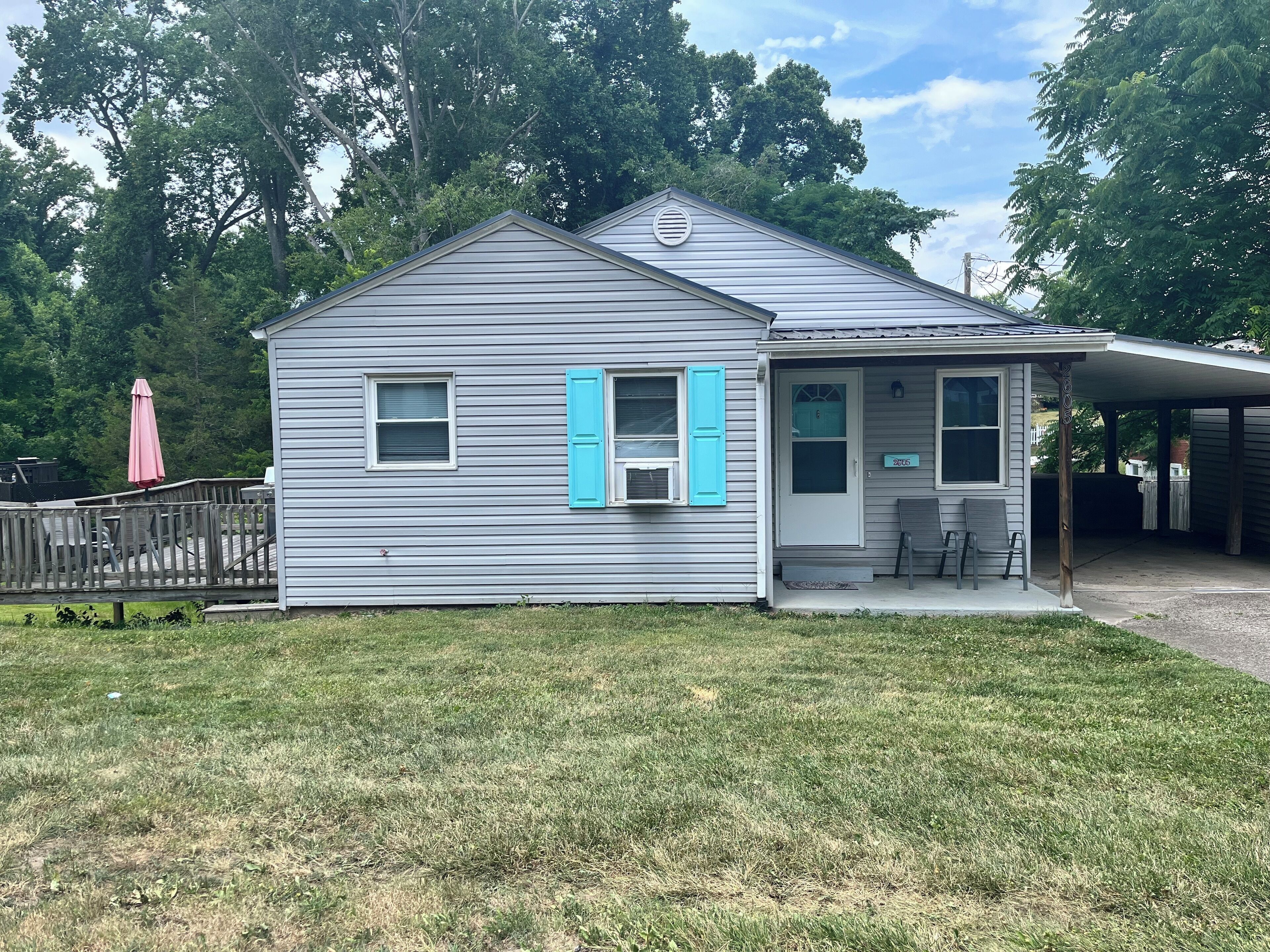 3 bedroom 2 bath dog friendly home