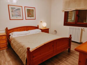4 bedrooms, iron/ironing board, travel cot, WiFi - Casa con Mucho Espacio en Pueblo muy Tranquilo Bien Comunicado. Piscina (Mancor del Valle)