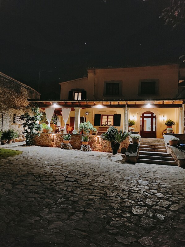 Exterior - Casa con Mucho Espacio en Pueblo muy Tranquilo Bien Comunicado. Piscina (Mancor del Valle)