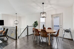 Dining - Stunning 3 bed/2 bath in GP! (Grande Prairie)