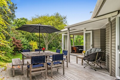 Kohekohe Garden Cottage - Waikanae Holiday Home