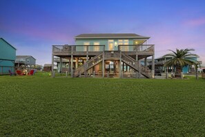 Exterior - Steps to beach~Hot Tubt~Beach Retreat (Bolivar Peninsula)