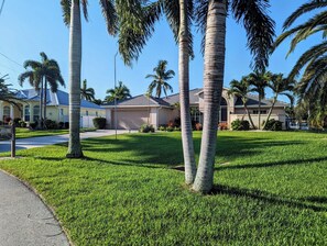 Property grounds - Luxury south facing waterfront home with heated salt pool and spa! (Cape Coral)