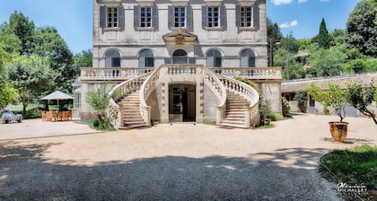 Château du Péras: Dans un Village, un Bijou en Cévennes, Piscine, Billard