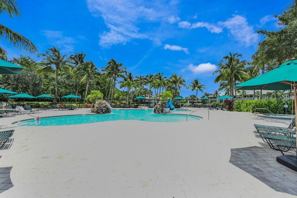 Een verwarmd zwembad