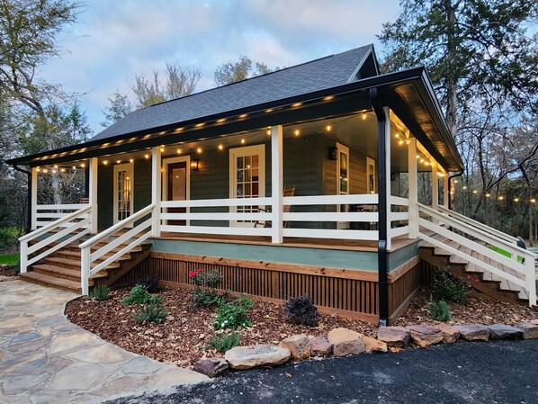 Exterior - Magical Country Cottage Escape (Pickton)