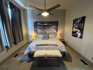 2 habitaciones, tabla de planchar con plancha y cuna de viaje 