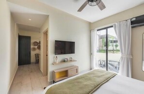 Loft 204 - w/balcony - Daily Cleaning | In-room safe, blackout curtains, cots/infant beds, free WiFi - Casa Adefra Boutique Hotel Zona Colonial (Santo Domingo)