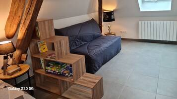 1 bedroom, iron/ironing board, travel cot, free WiFi