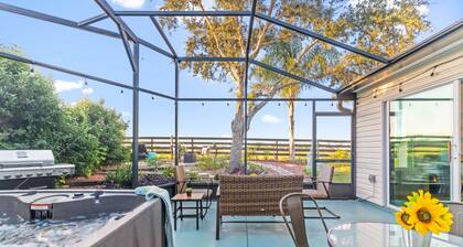 Paradise on the Preserve w/ hot tub and golf cart