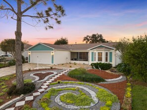 Exterior - Paradise on the Preserve w/ hot tub and golf cart (The Villages)