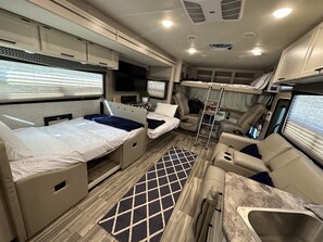 1 bedroom, bed sheets