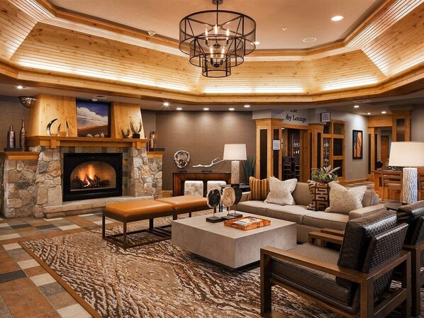 Interior - Premium Ski Week in a Wonderful 2-Bedroom Lock-off at Sheraton Mountain Vista (Avon)