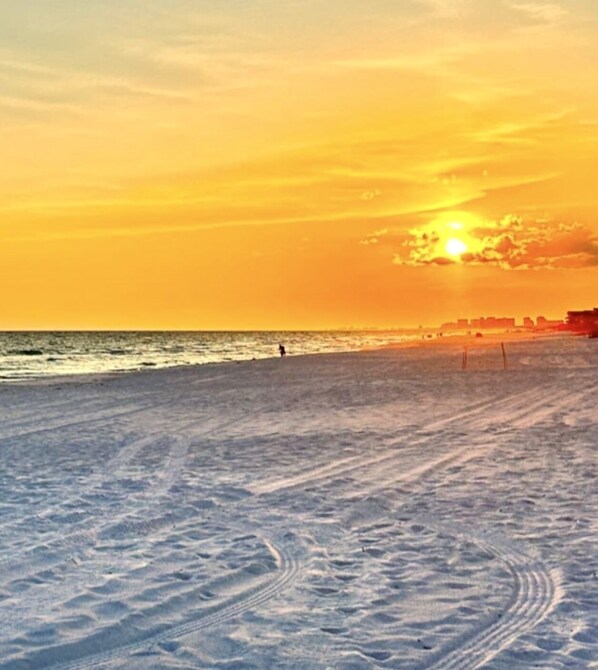 Solstolar och strandhanddukar