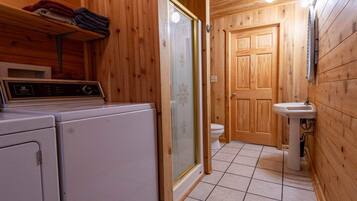 Shower, jetted tub, hair dryer, towels