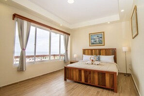 4 bedrooms, WiFi, bed sheets, wheelchair access