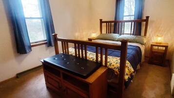 2 bedrooms, desk, iron/ironing board, travel crib