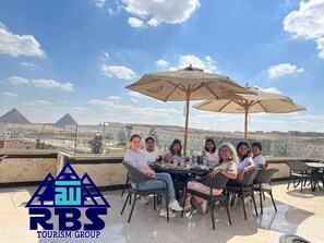 Terrace/patio - King tout pyramid  (Giza)