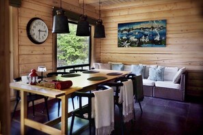 Interior - Svilpji Lakeside Forest House (Amata)