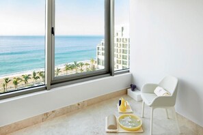 Hot tub, steam room, hydrotherapy, hot stone massages, Swedish massages - Garza Blanca Three Bedroom Loft Los Cabos (Cabo San Lucas)